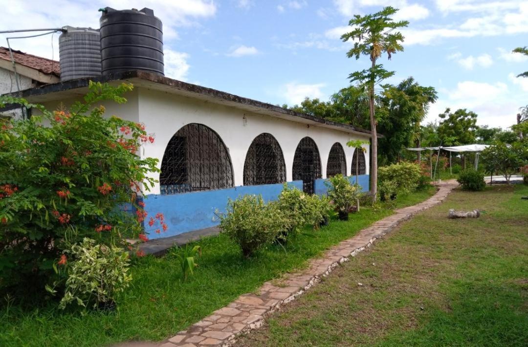 Fred Hunter Villa Tiwi エクステリア 写真